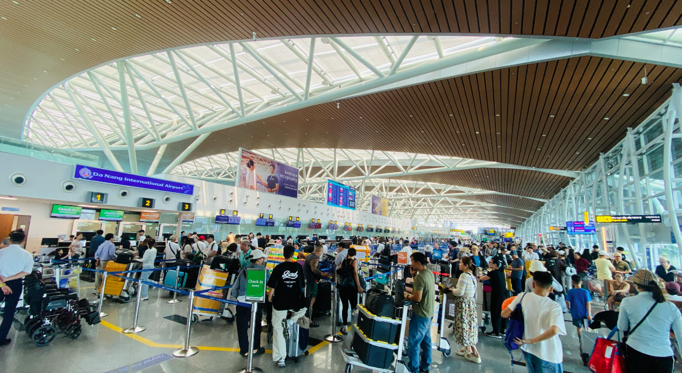 Sân bay Đà Nẵng mở lối riêng cho người dùng VNeID làm thủ tục lên máy bay từ ngày 10-4