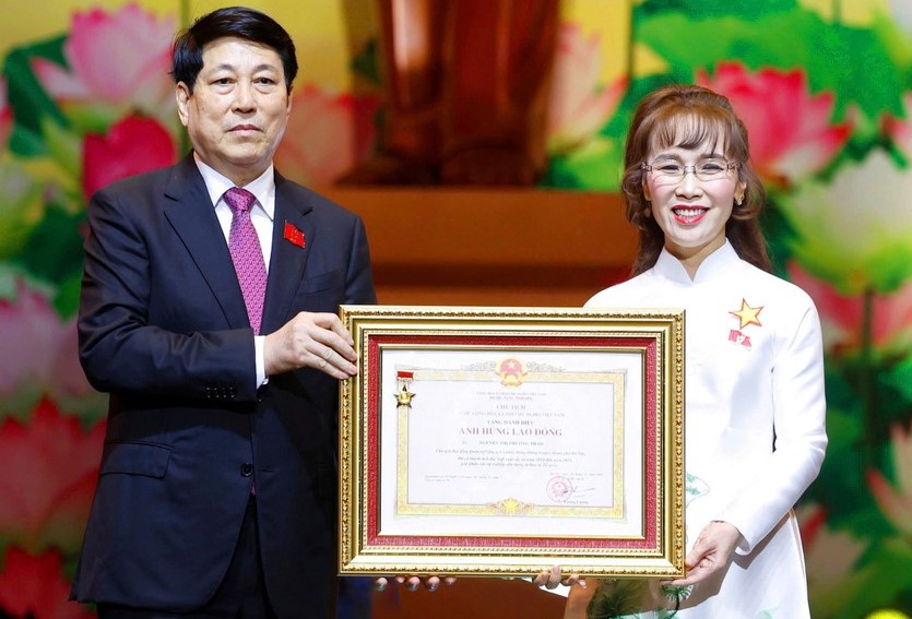 Tiến sĩ Nguyễn Thị Phương Thảo nhận danh hiệu Anh hùng Lao động