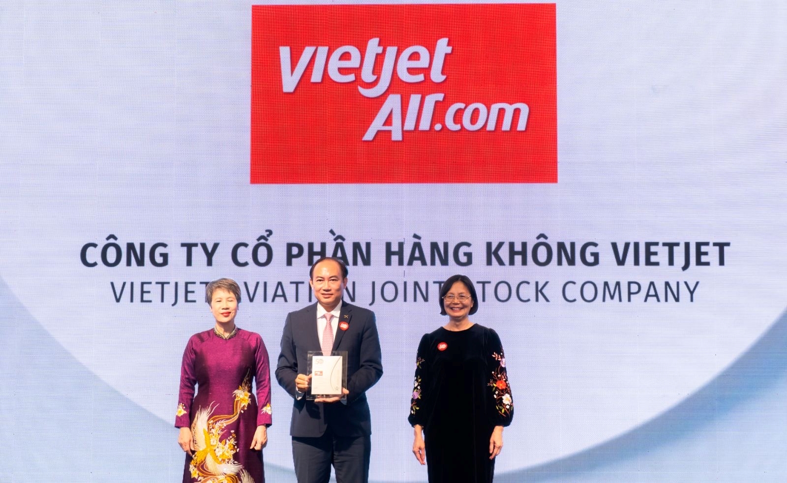 Vietjet vào Top 50 Doanh nghiệp phát triển bền vững